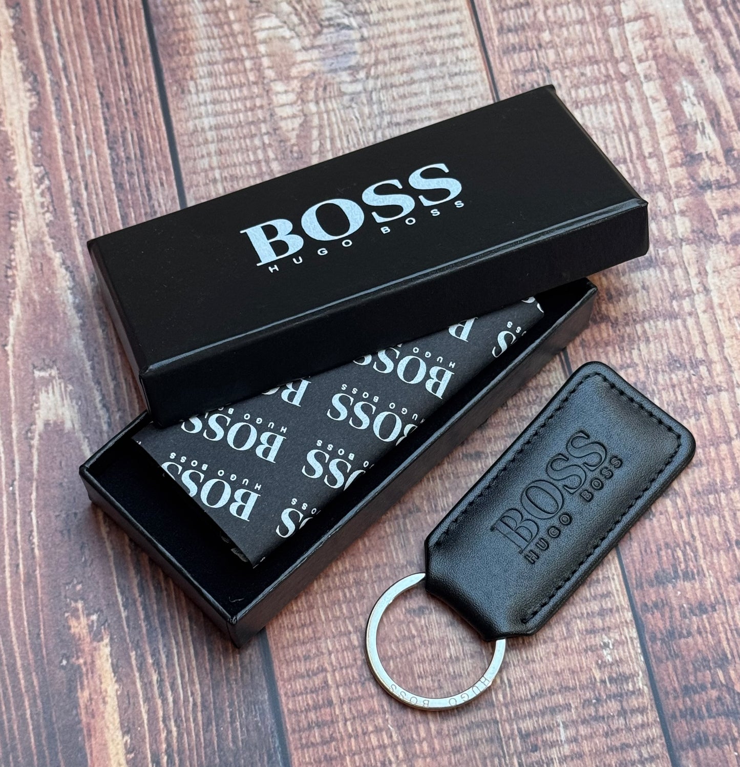 LEATHER KEY RING WITH ENGRAVED LOGO