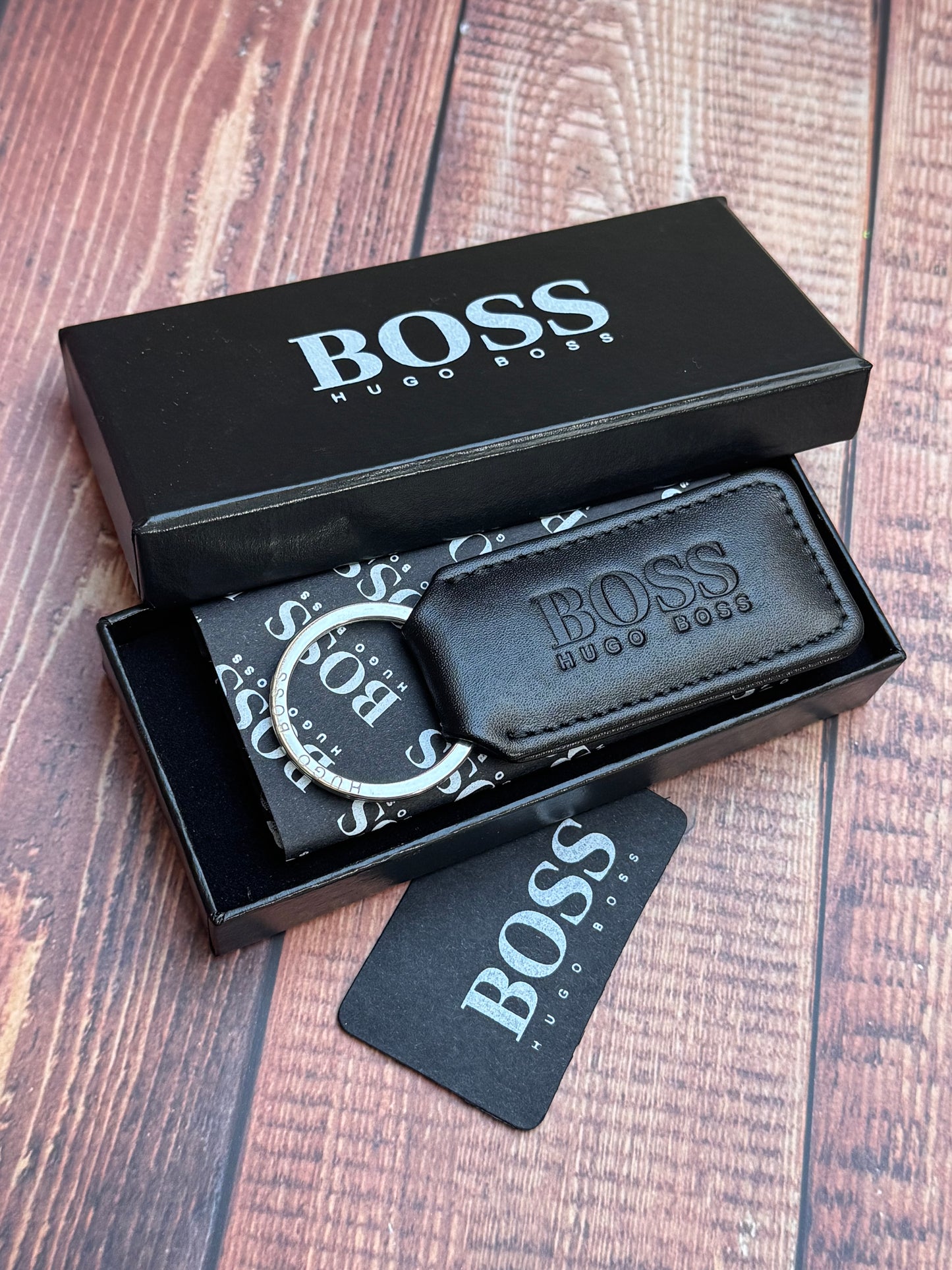 LEATHER KEY RING WITH ENGRAVED LOGO