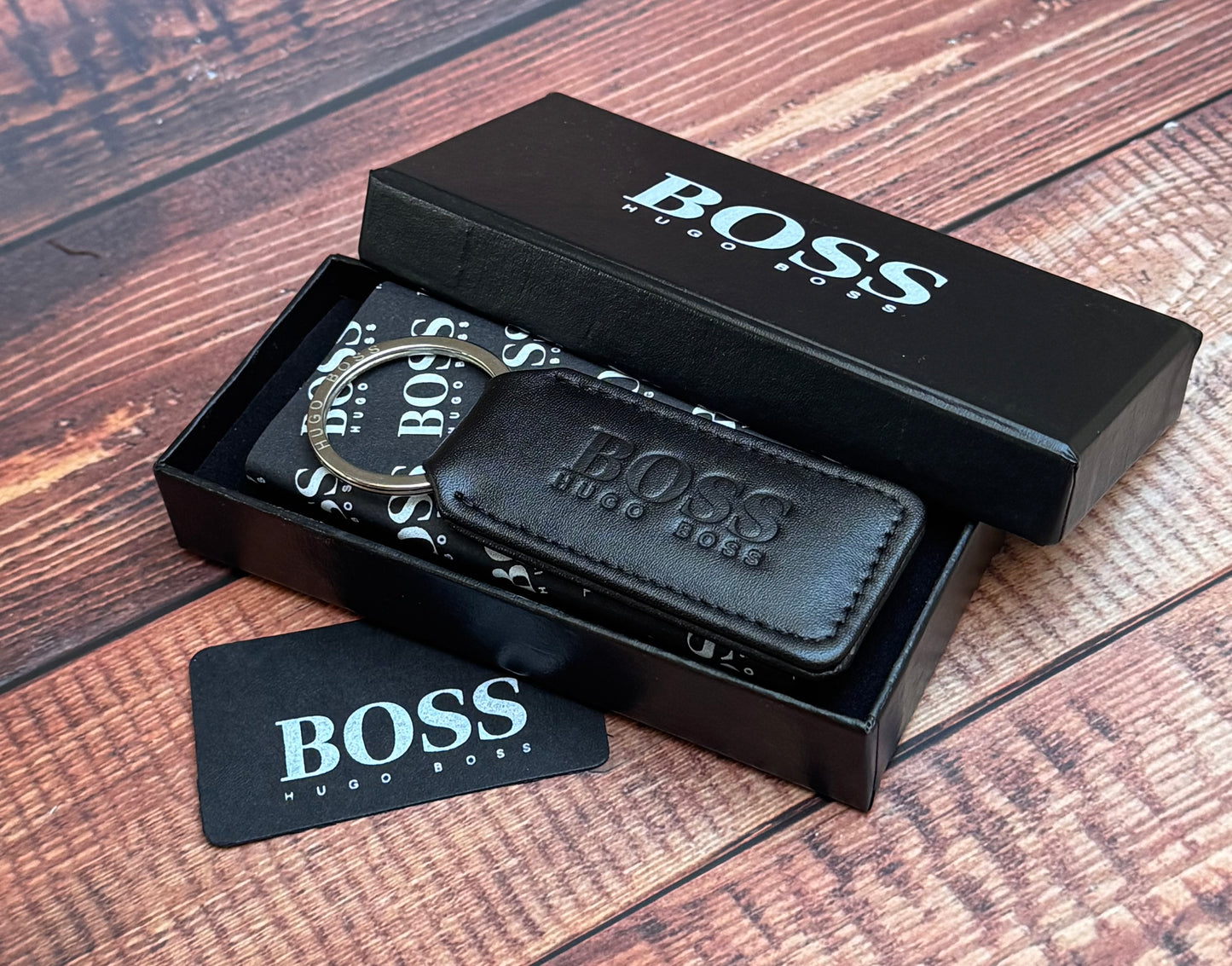 LEATHER KEY RING WITH ENGRAVED LOGO