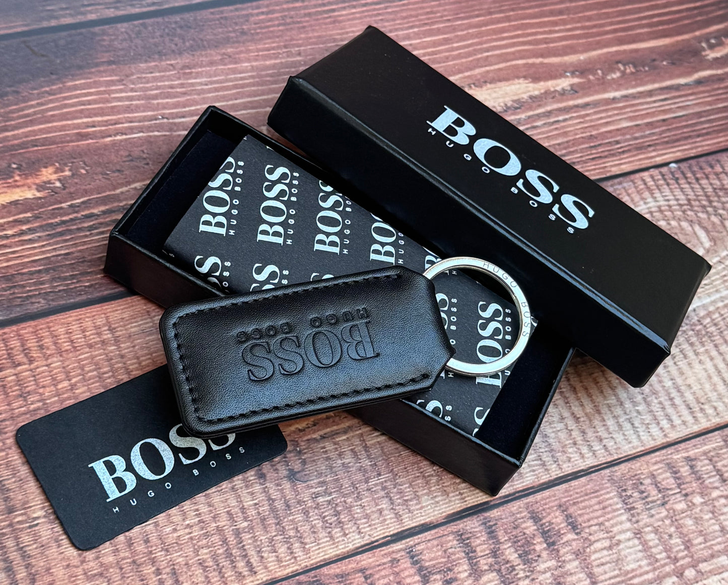 LEATHER KEY RING WITH ENGRAVED LOGO