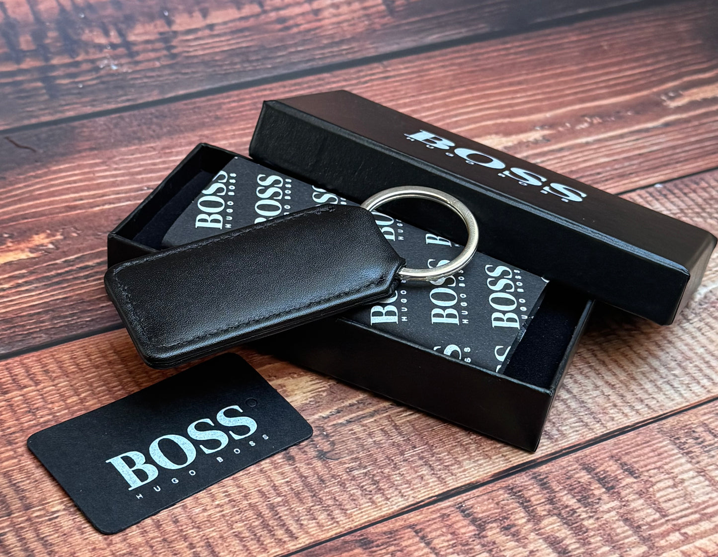 LEATHER KEY RING WITH ENGRAVED LOGO