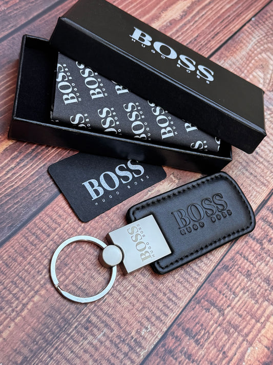 GIFT BOXED KEY RING IN GRAINED LEATHER WITH LOGOS