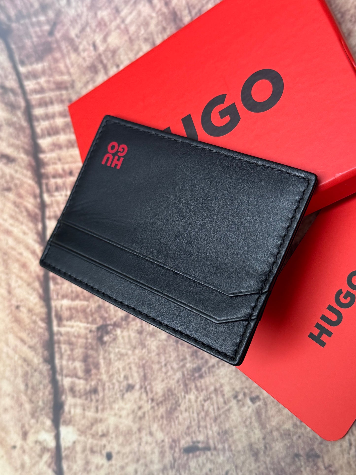 LEATHER CARD HOLDER WITH RED FOIL STACKED LOGO