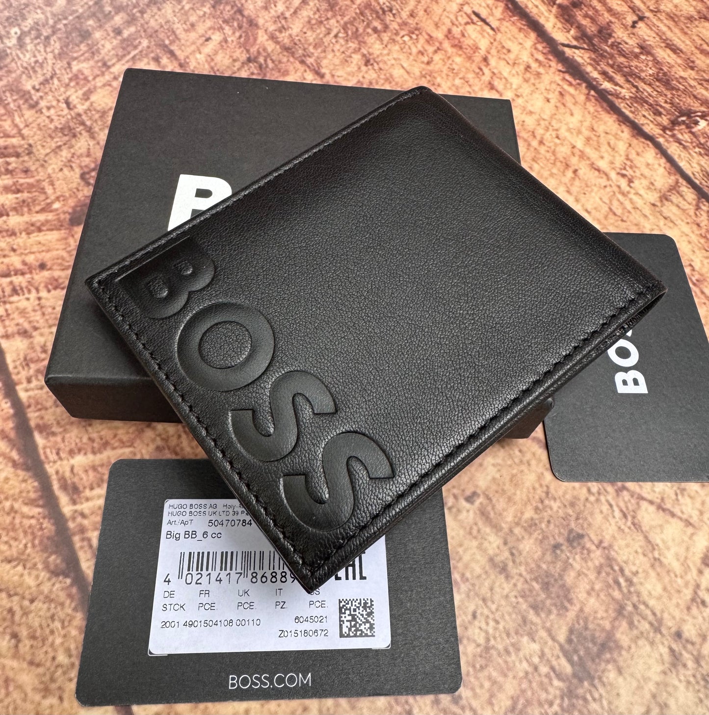 EMBOSSED LOGO WALLET IN GRAINED LEATHER