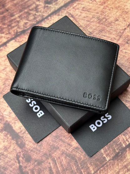 BIFOLD WALLET IN GRAINED LEATHER WITH EMBOSSED LOGO