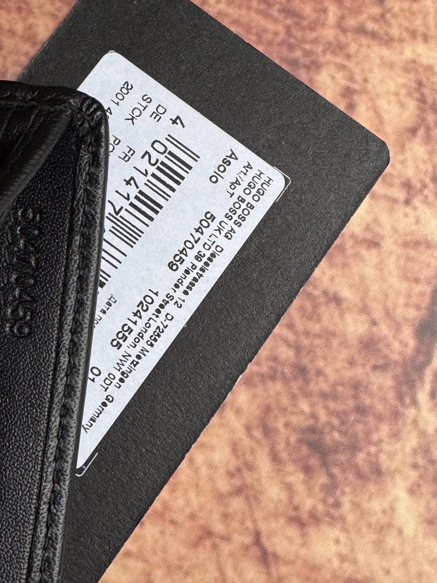 BIFOLD WALLET IN GRAINED LEATHER WITH EMBOSSED LOGO