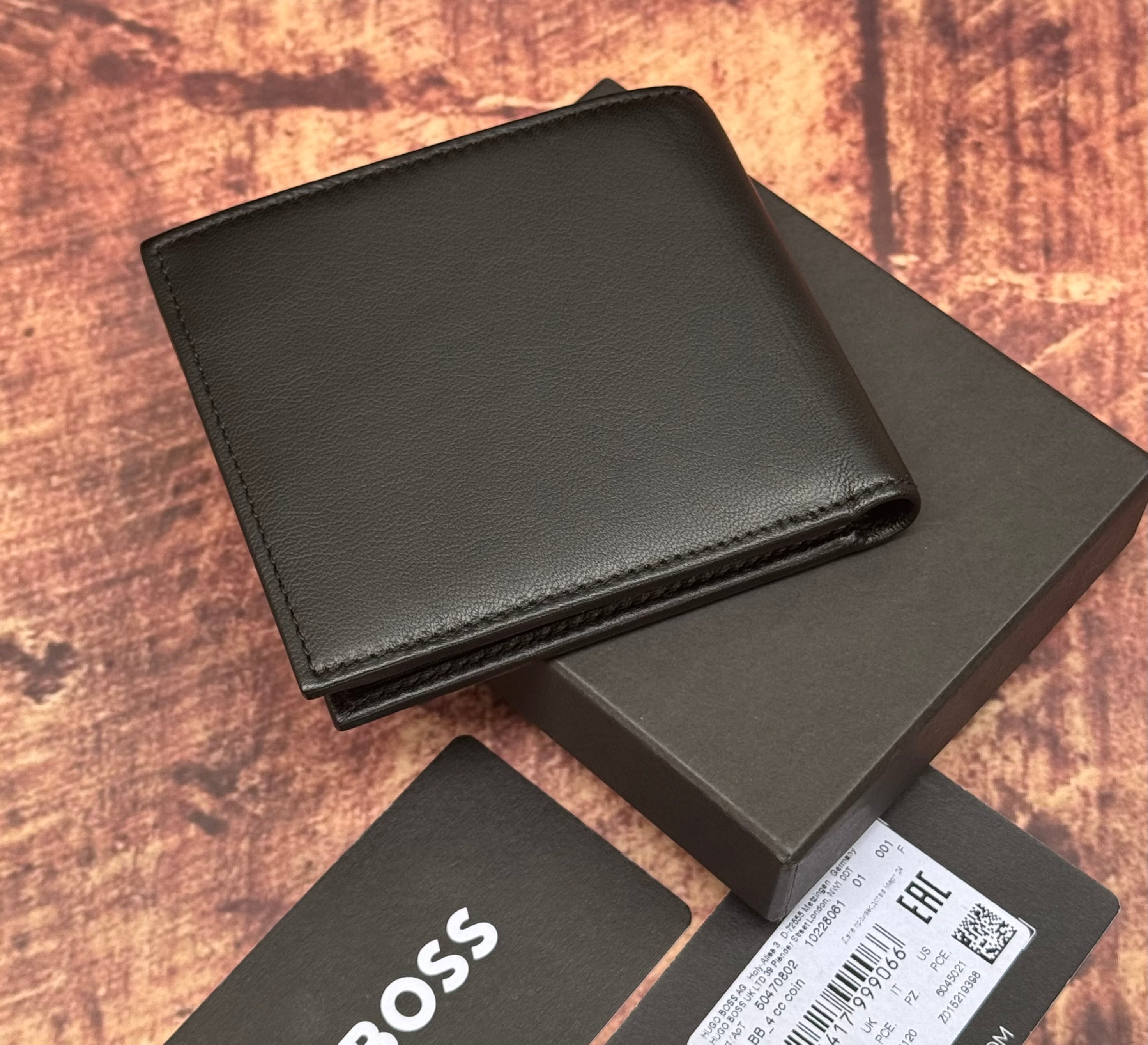EMBOSSED-LOGO WALLET IN GRAINED LEATHER WITH COIN POCKET